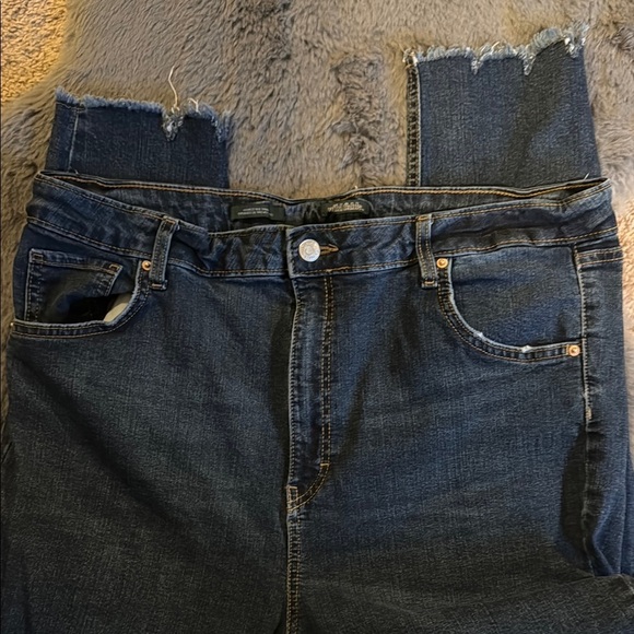 Women's Distressed Blue Jeans - Picture 4 of 10